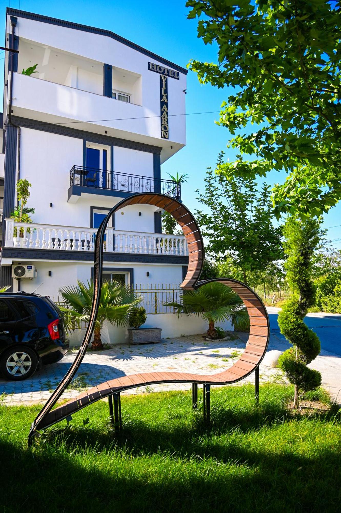 Vila Aaron دراس المظهر الخارجي الصورة
